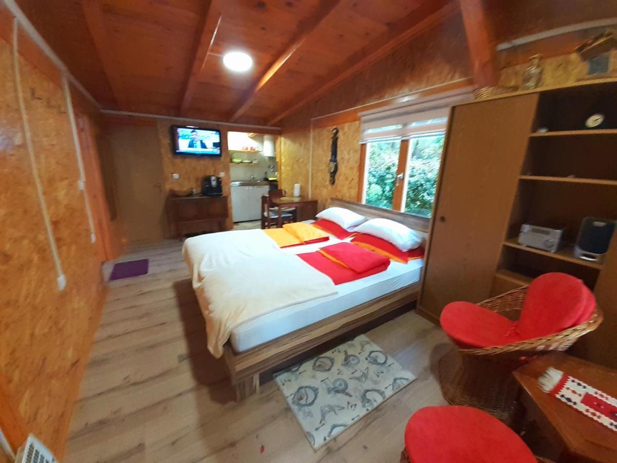 Obiteljski Apartman Borovi Visoko Luaran gambar