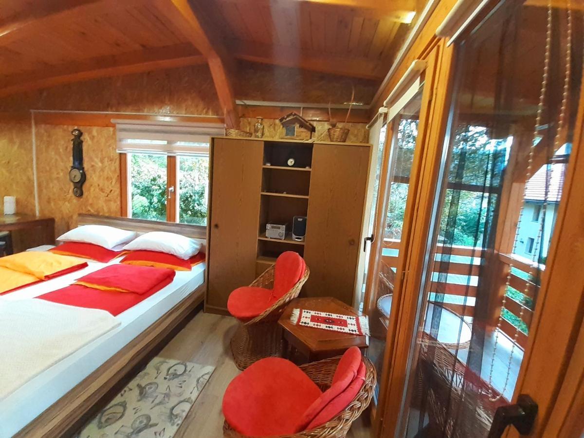 Obiteljski Apartman Borovi Visoko Luaran gambar