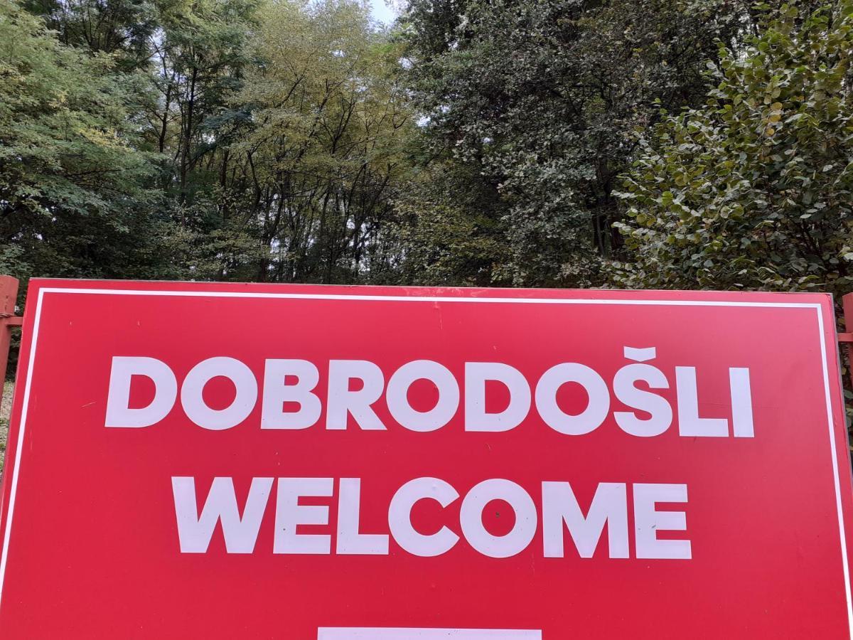 Obiteljski Apartman Borovi Visoko Luaran gambar