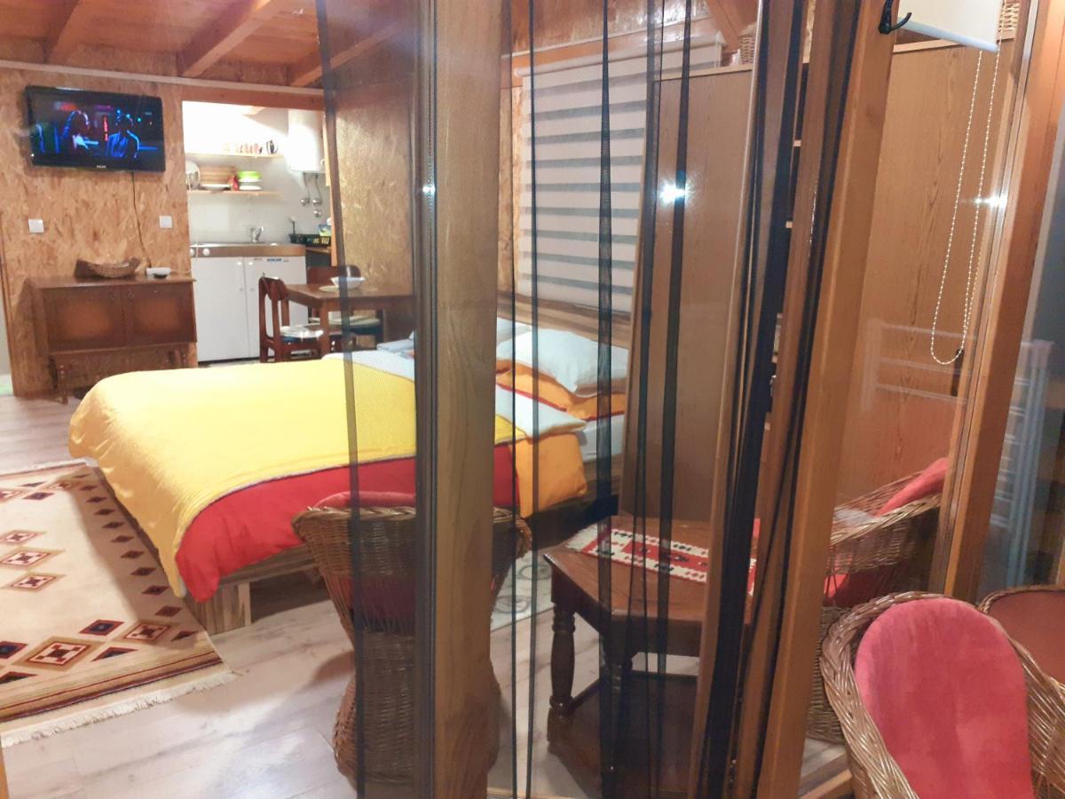 Obiteljski Apartman Borovi Visoko Luaran gambar