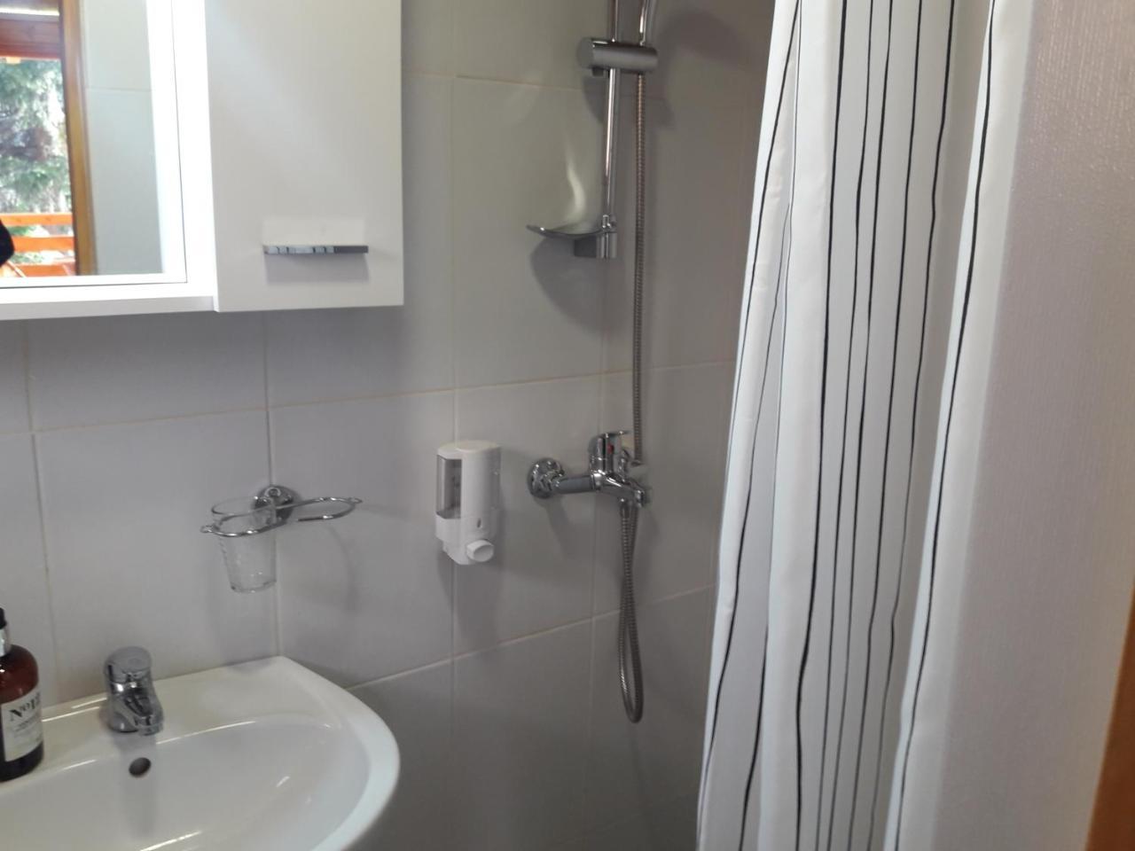 Obiteljski Apartman Borovi Visoko Luaran gambar