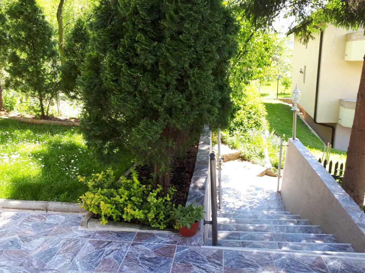 Obiteljski Apartman Borovi Visoko Luaran gambar